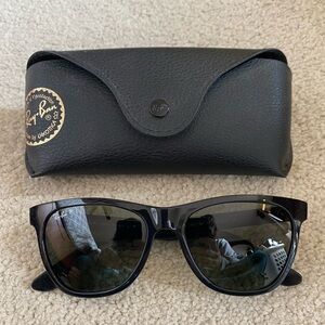 Ray-Ban polarized sunglasses with case and polishing cloth (worn once)